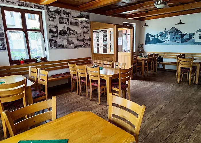 Penzion Malostranska Restaurace Lisov (South Bohemian)